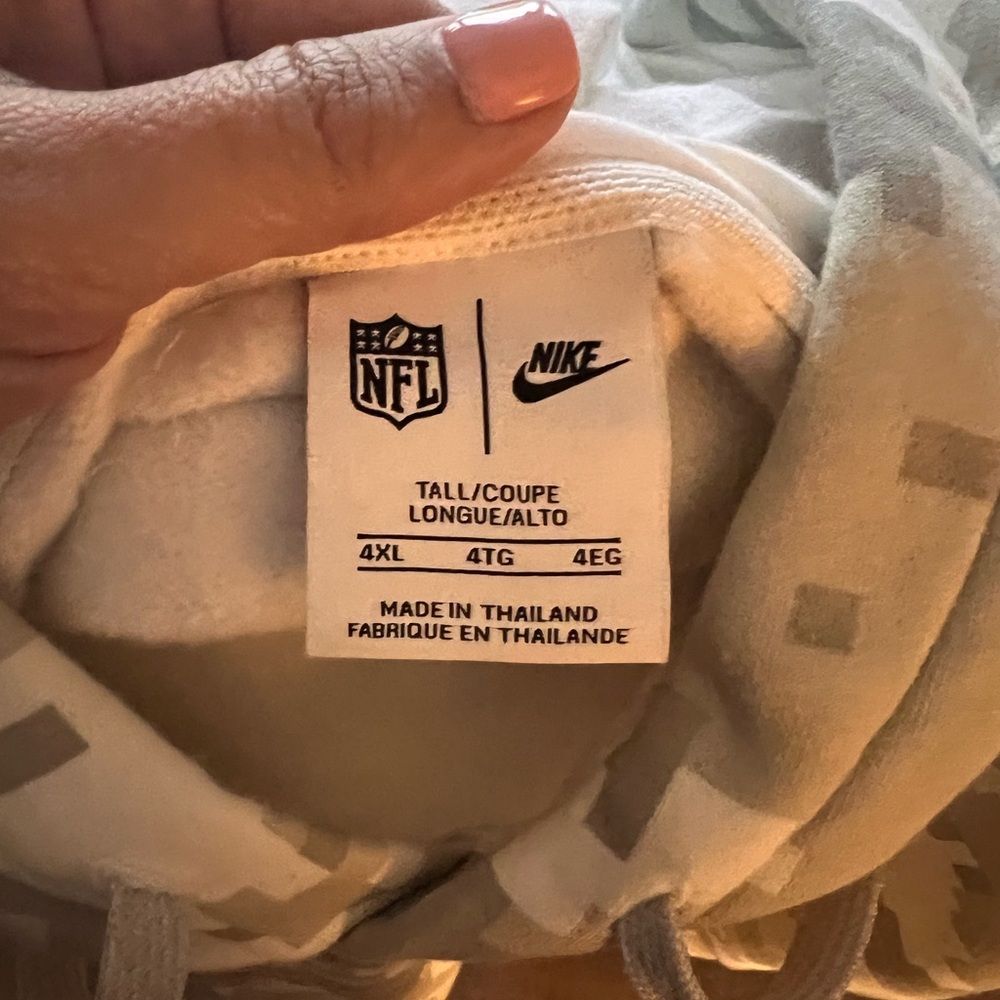 Salute to Service 24 Raiders Camo Hoodie - Picture 4 of 4